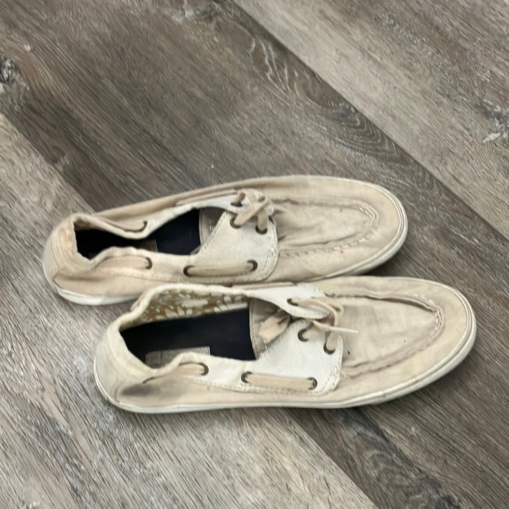 Women’s size 10 Sperrys